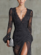 Purificación | Vestido largo tipo maxi de encaje gris oscuro con mangas largas y abertura