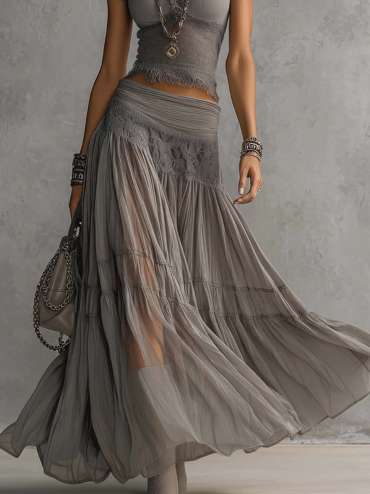 Carolina | Top gris de encaje transparente con paneles y conjunto de falda maxi plisada