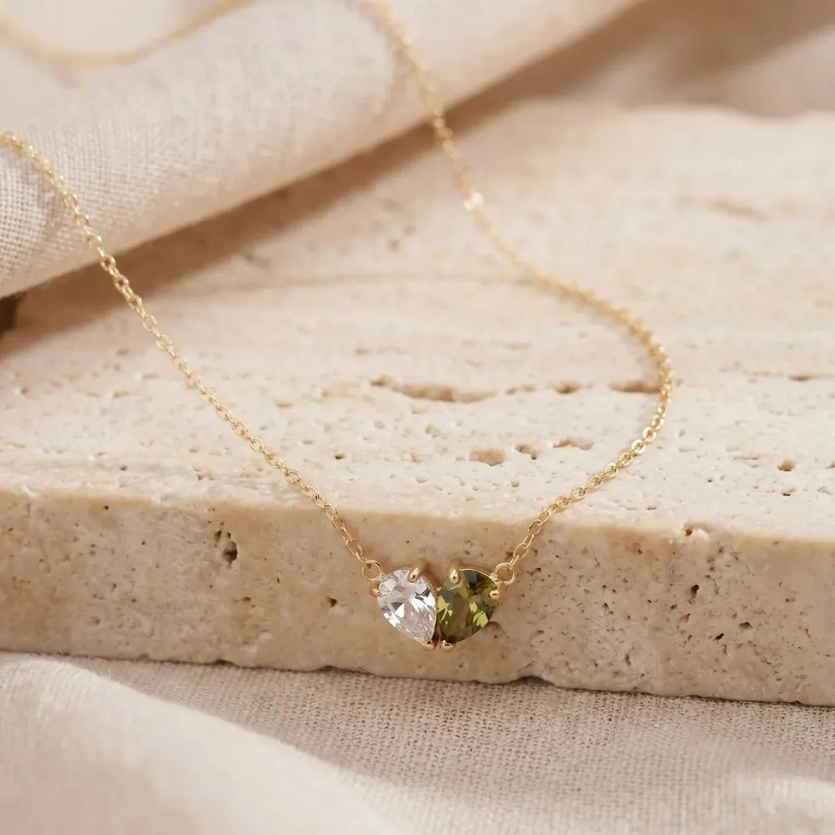 Iris | Colgante con piedras de nacimiento