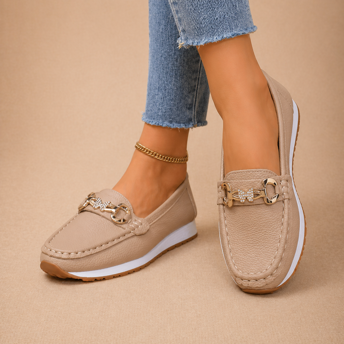 Carmen |  Mocasines informales con hebilla de mariposa
