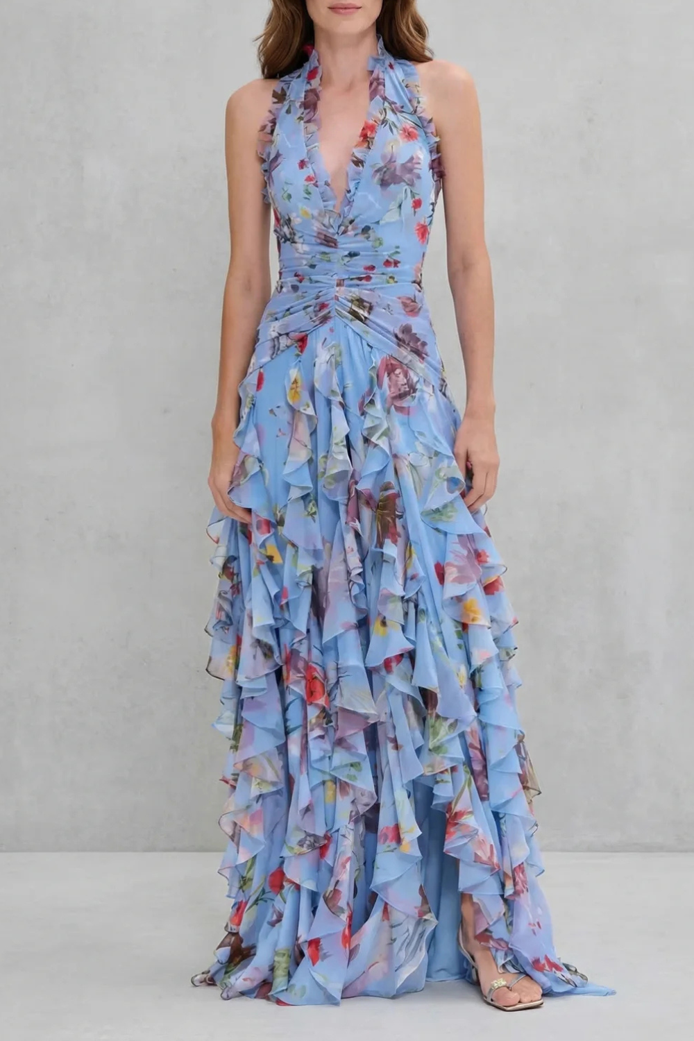 Florencia | Romántica cascada de rosas. Vestido largo con escote americano