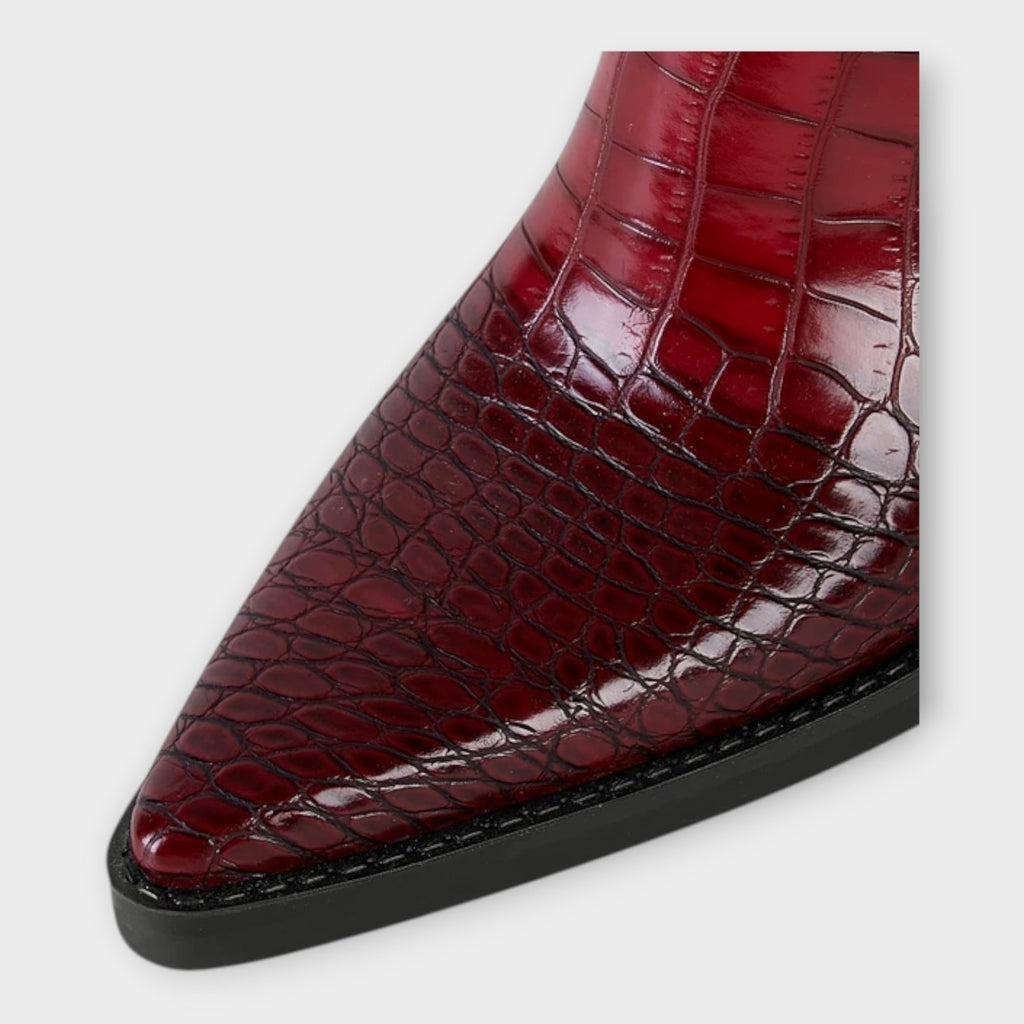 Sandra | Kozačky s Krokodýlím Vzorem na Podpatku