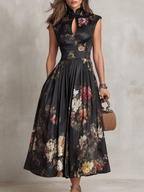 Nora | Vestido midi de satén plisado con cuello redondo negro