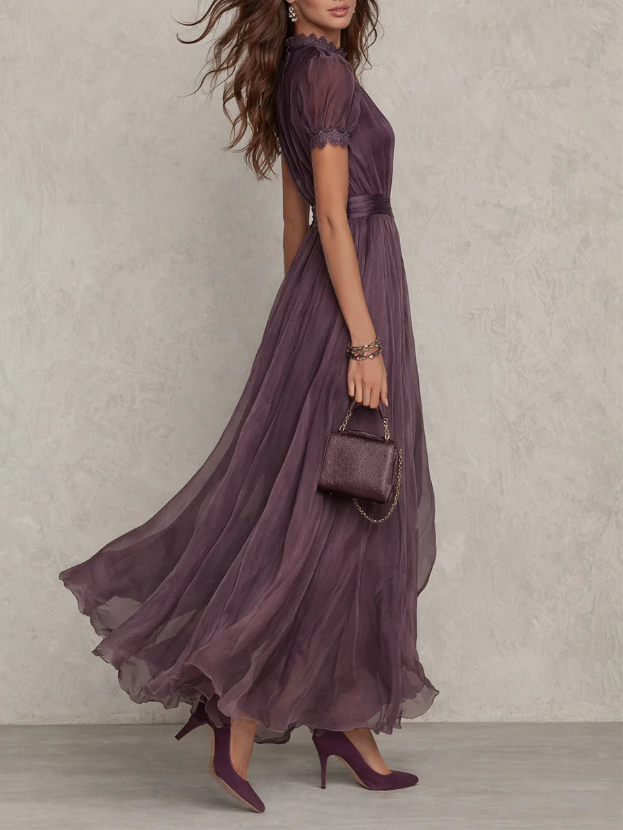 Gloria | Vestido largo de gasa con cuello abierto en color morado