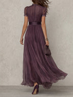 Gloria | Vestido largo de gasa con cuello abierto en color morado