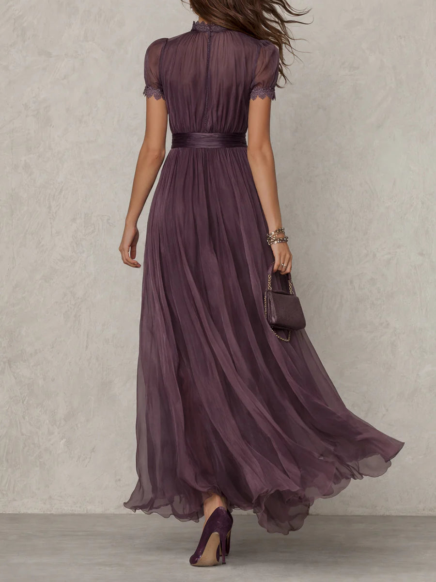 Gloria | Vestido largo de gasa con cuello abierto en color morado