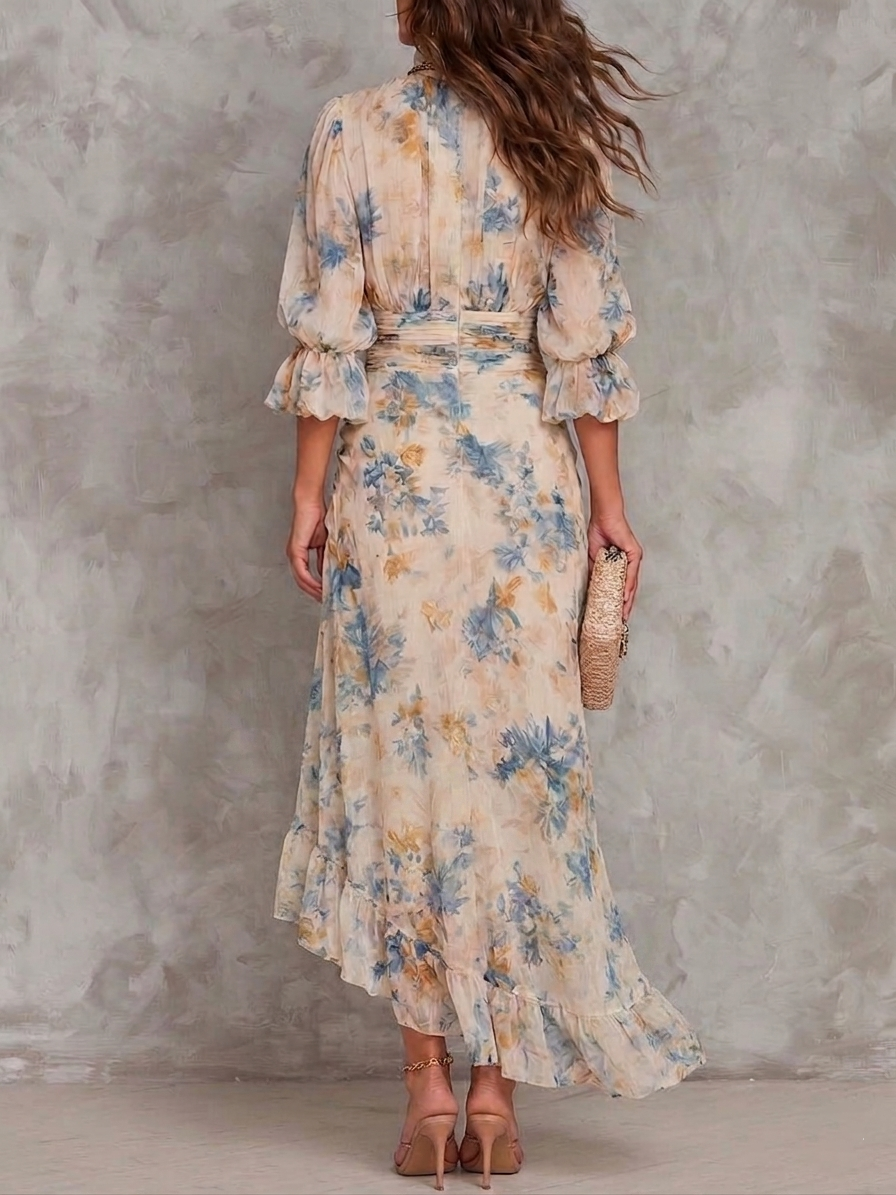 Rita | Vestido largo de gasa asimétrico con estampado floral y cuello alto, color beige