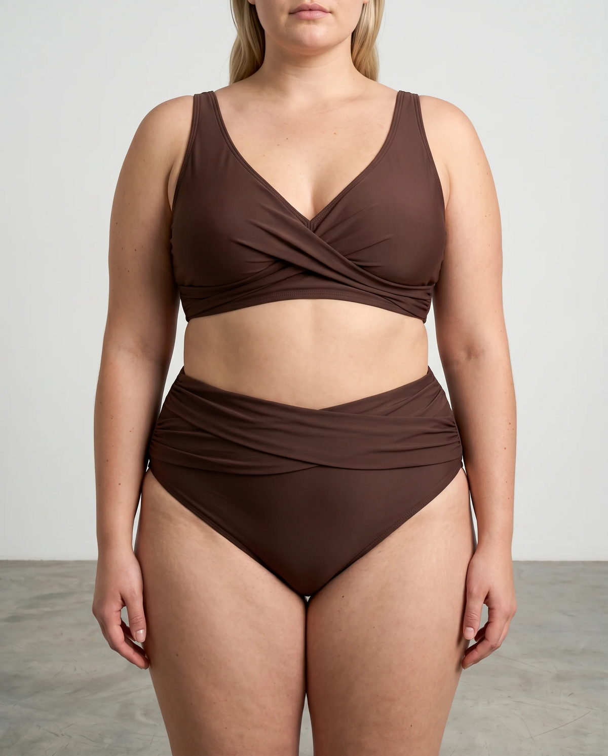 Isabella | Bikini cruzado que sienta muy bien, con copas que ofrecen sujeción