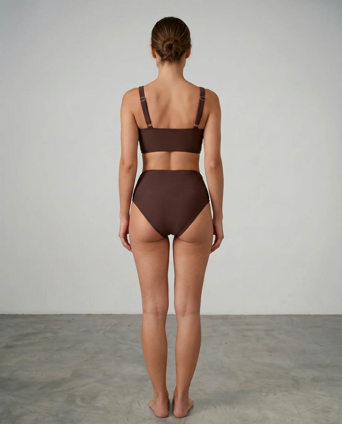 Isabella | Bikini cruzado que sienta muy bien, con copas que ofrecen sujeción